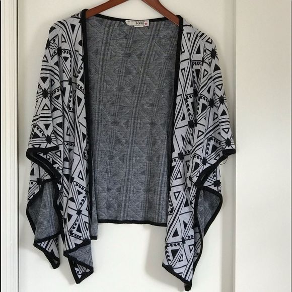 I’m in love with Derek S open poncho sleev… - Picture 2 of 6